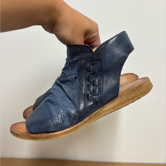 Miz Mooz Blue Leather Flaire Sandals Size 41 - Picture 4 of 9